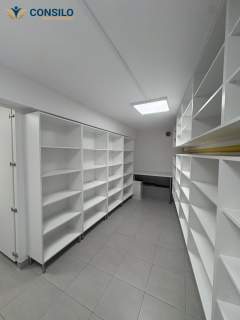 Lokal przy Hali Targowej 82 m2 Witryna