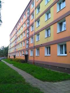 Zgrabna kawalerka z balkonem przy Manufakturze