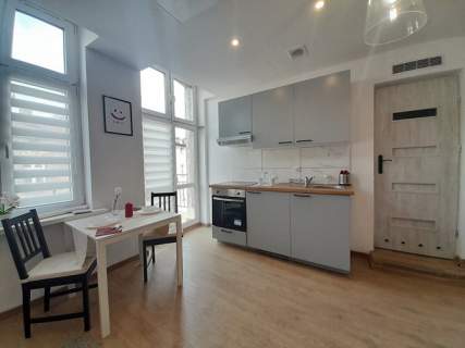 Jasna kawalerka - Modrzejowska 89