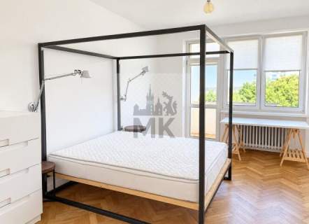 52m2 z balkonem, do wejścia, w pobliżu Królewskiej