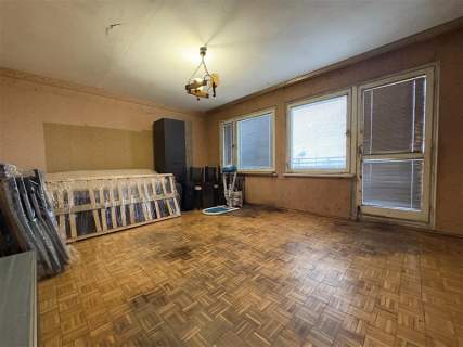 Strzegomska/3pok/do remontu/piwnica/balkon