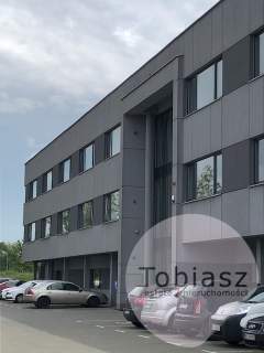Nowe biura /1,5 km od A4 /duży parking/winda