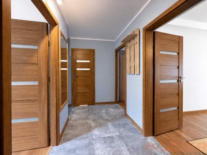 3 pokoje, balkon, po remoncie, 1. piętro, zieleń,