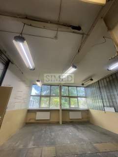 Magazyn produkcja pracownika parter parking dost24