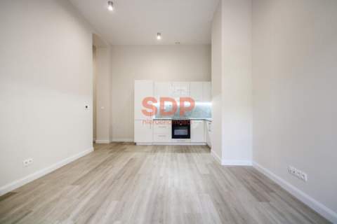 Dwupokojowe mieszkanie w dziedzińcu kamienicy 56m2 2 pok ENG