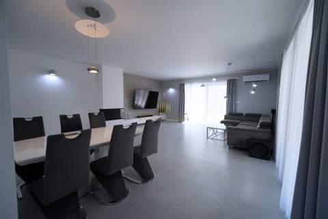 PIĘKNY DOM OBROWO, 5 pok., dzialka 3600 m2, LAS