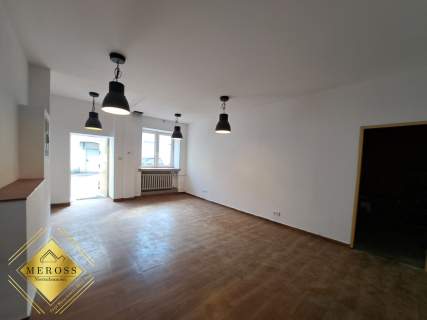 Trzypomieszczeniowe biuro w centrum