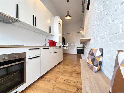 Klimatyczny loft z dużym balkonem 