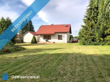 Zadbany dom w małej, cichej wiosce