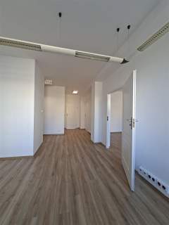Biuro w centrum - miejsce postojowe