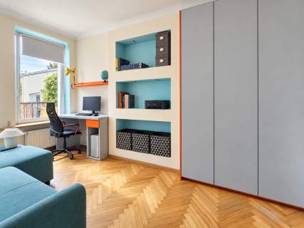 4 duże pokoje, balkon, widok, pierwsze piętro