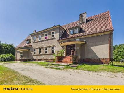 Stara pruska szkoła w Parzycach 1,5 ha działki