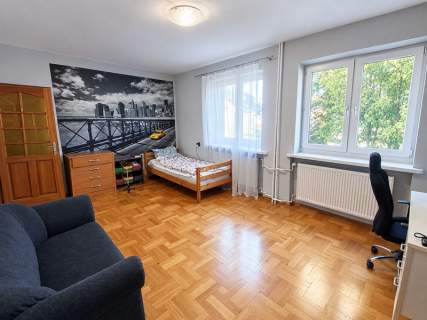 Dom piętrowy, wolnostojący 320m2, działka 466m2, os. Winiary