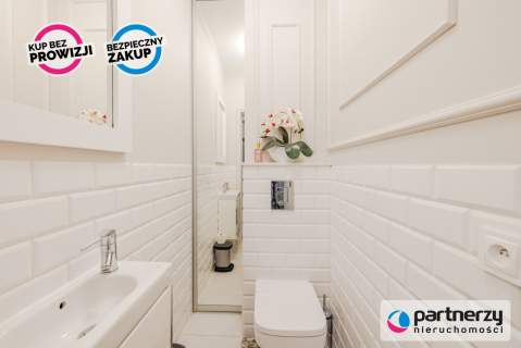 Stylowy Apartament z Ogrodem, Balkonem i Garażem