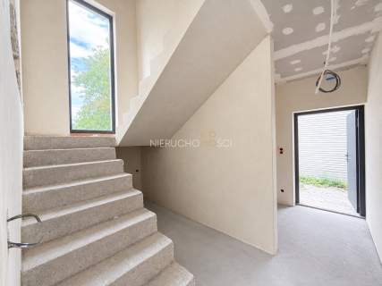 Nowoczesna bryła / Wolnostojący / Działka 700 m2