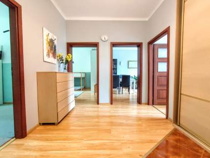 Idealne dla rodziny 4 oddzielne pokoje, balkon, osiedle C