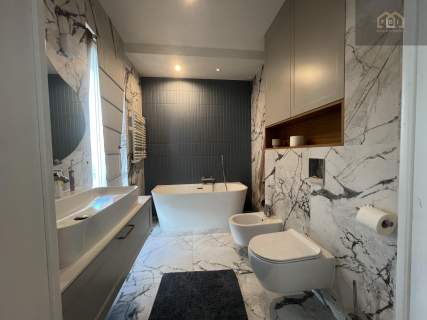 Nowoczesny dom z basenem 210 m2