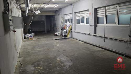 Magazyn 100m2 i biuro 25m2.