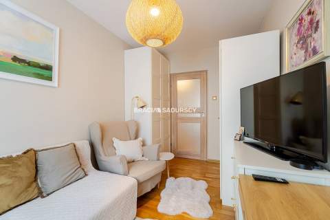 3 pokoje 1. piętro balkon ul. Przewóz