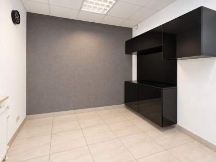 LOKAL HANDLOWO-USŁUGOWY 51,75 M UL. SZELIGOWSKA