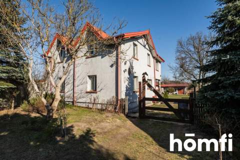 Gospodarstwo z dużym domem i uroczym terenem