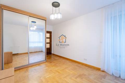 2-pokojowe z balkonem i garażem. Nowy Kleparz.
