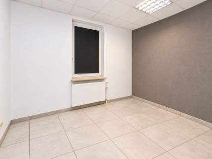 LOKAL HANDLOWO-USŁUGOWY 51,75 M UL. SZELIGOWSKA