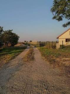 Działka pod zabudowę mieszkaniową i usługową