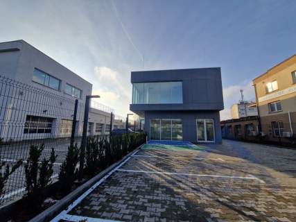 Cały budynek do wynajęcia na Bielanach 773 m2.