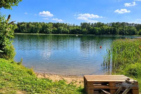 Działka budowlana nad pięknym jeziorem Dołgie.