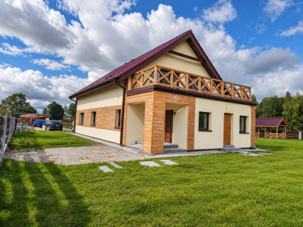 GOTOWY BIZNES NA MAZURACH DOM 3 CAŁOROCZNE DOMKI NAD JEZIOREM