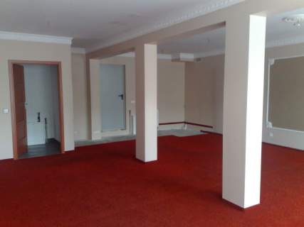 Bezpośrednio Pawilon 60 m2 I piętro