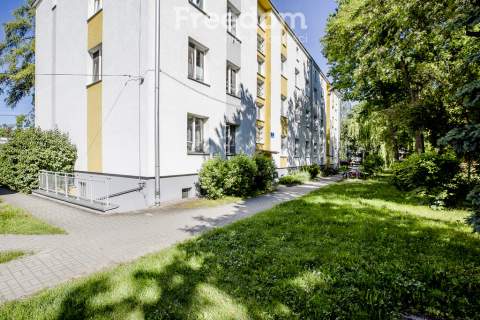 3 pokoje komórka strych miejsca postojowe