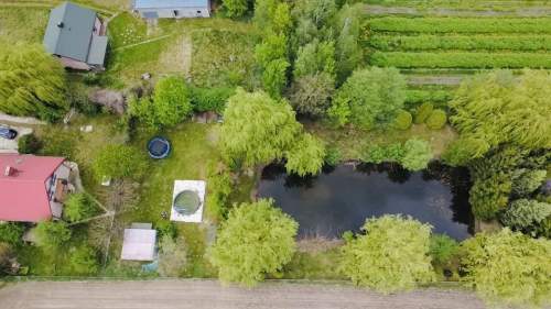 Na sprzedaż klimatyczny dom z prywatnym stawem