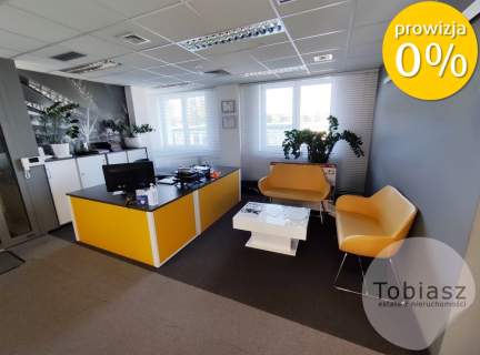 Kompleks 3 budynków biurowych WZ na magazyn 900 m