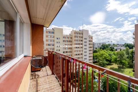 3 pok/ duży balkon/ winda/ ul. Walerego Sławka.