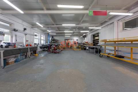Obiekt - hale prod-magaz. Działka 7060 m2, hale 1366 m2, gm....