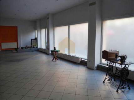 Lokal handlowo-usługowy w centrum Jawora.