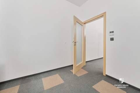 Na wynajem przestronny lokal 260 m2 Rynek 1 piętro