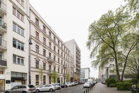 Biuro w pięknej kamienicy centrum 12k całość