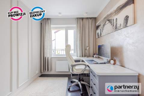 Stylowy Apartament z Ogrodem, Balkonem i Garażem