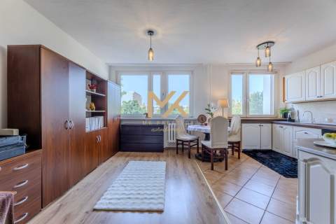 3 Pokoje/55m2/Media Miejskie/Piwnica/15 min od UE 