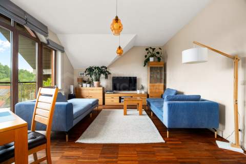 4 pokoje,, duży balkon, garaż 110m2 z poddaszem