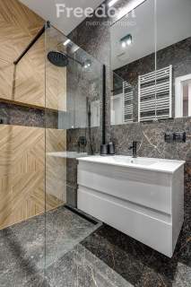 Apartament z balkonem Pierwsza Dzielnica