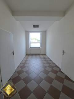 Dwupomieszczeniowe biuro w centrum