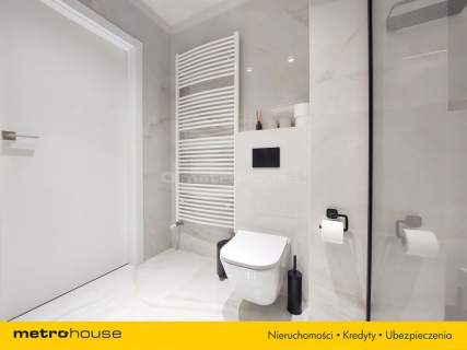 LUKSUSOWY APARTAMENT, 2 MJC POSTOJOWE, KOMÓRKA