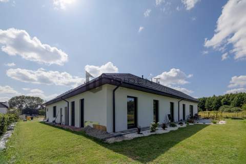 Nowoczesny dom z częścią firmową - 303 m