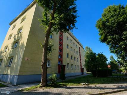 2 pokoje, 2 piętro, duży balkon, widok na skwer