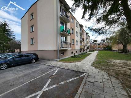 WYREMONTOWANA KAWALERKA NA PARTERZE 36 m Cheł
