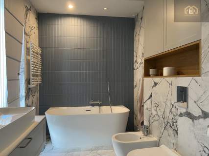 Nowoczesny dom z basenem 210 m2